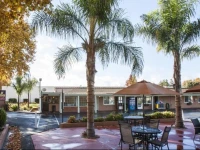 Tri-Valley Inn & Suites 2*