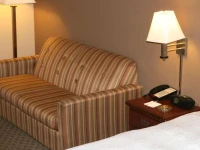 Hampton Inn Olathe 3*