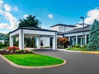 Courtyard Newark Liberty International Airport 3*