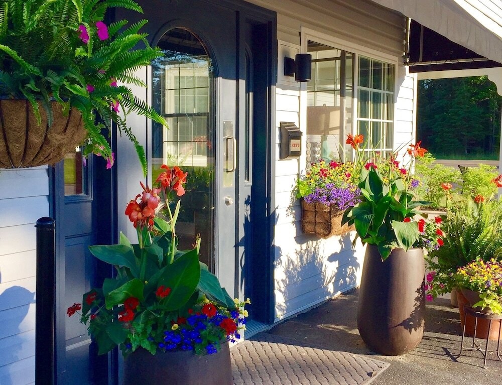 Clearwater Lakeshore Motel 2*