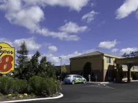 Super 8 Ukiah 3*