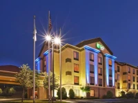 Holiday Inn Express Hotel & Suites McAlester 2*