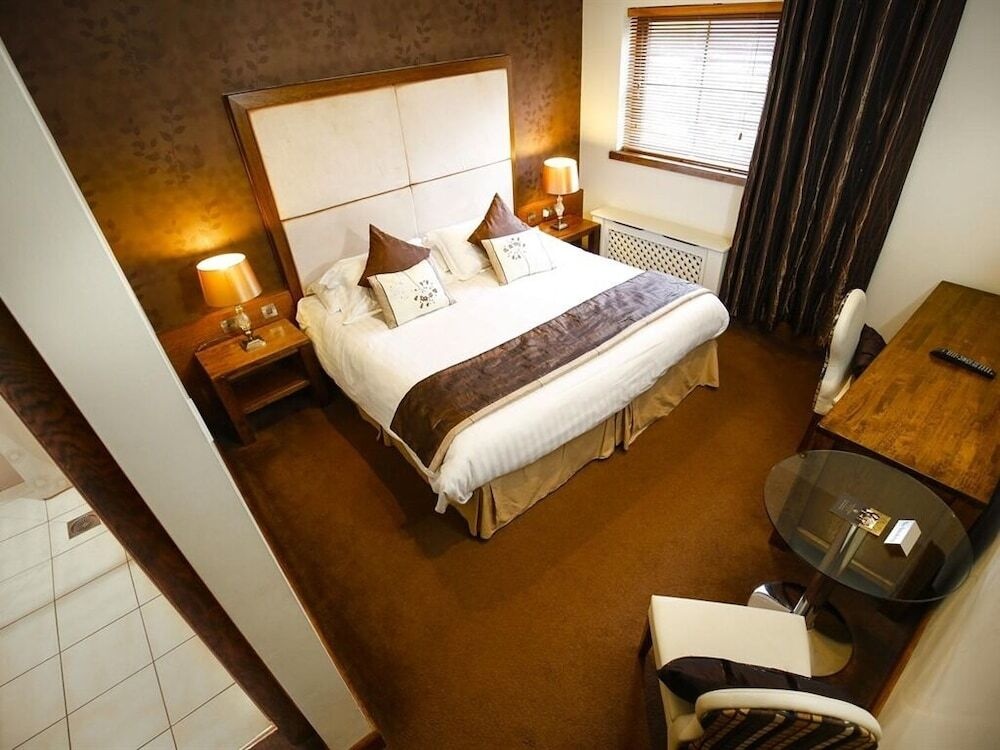 Customs House Country Inn 4*