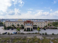 Hampton Inn Alice 3*