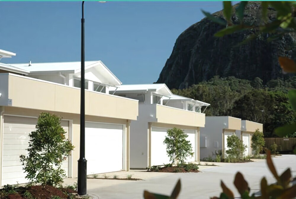 Coolum Villas 4*