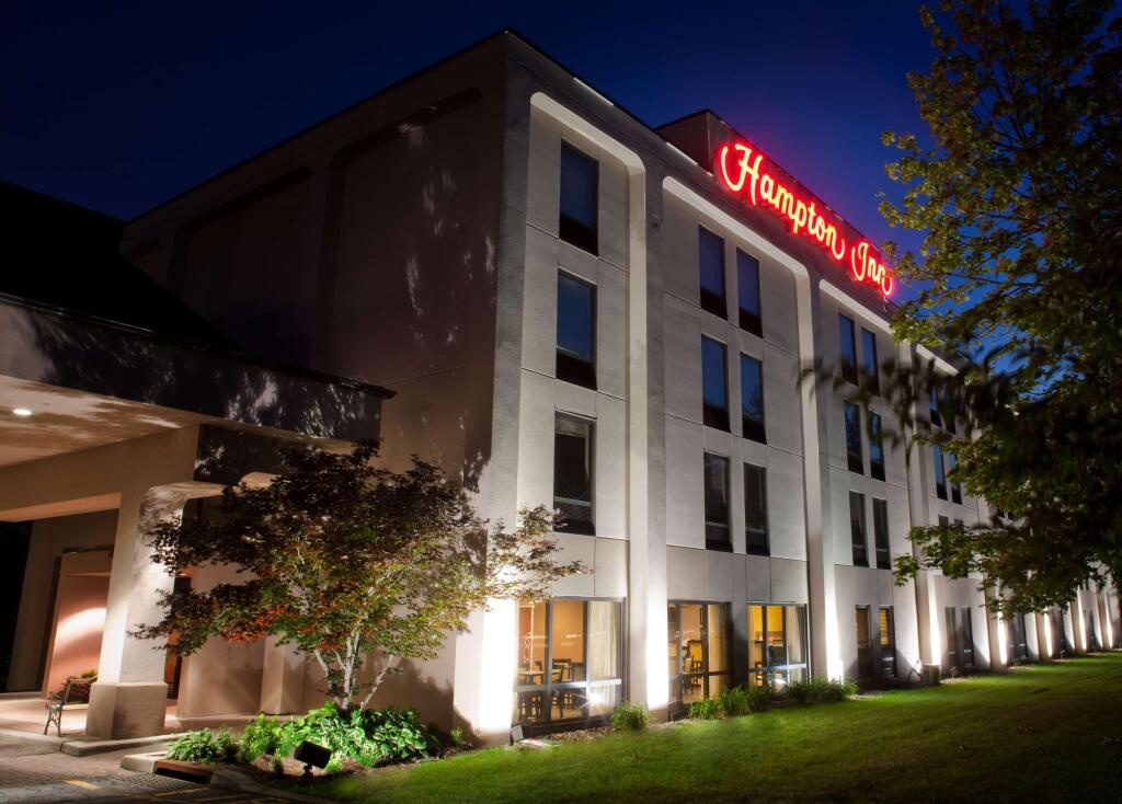 Hampton Inn Ridgefield Park 3*