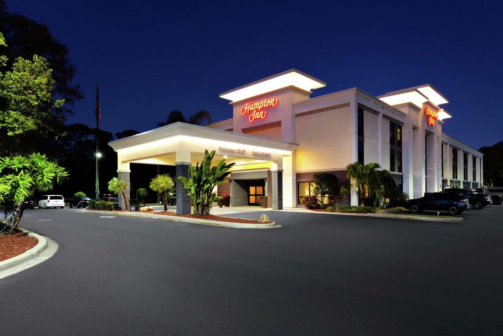 Hampton Inn Melbourne 3*