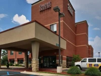 Comfort Suites Canton 2*