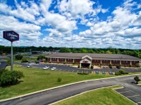 Hampton Inn Clarksville 2*
