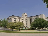 Hampton Inn Overland Park 3*