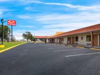 Econo Lodge Cornersville 2*