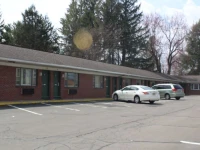 Elm Motel 2*