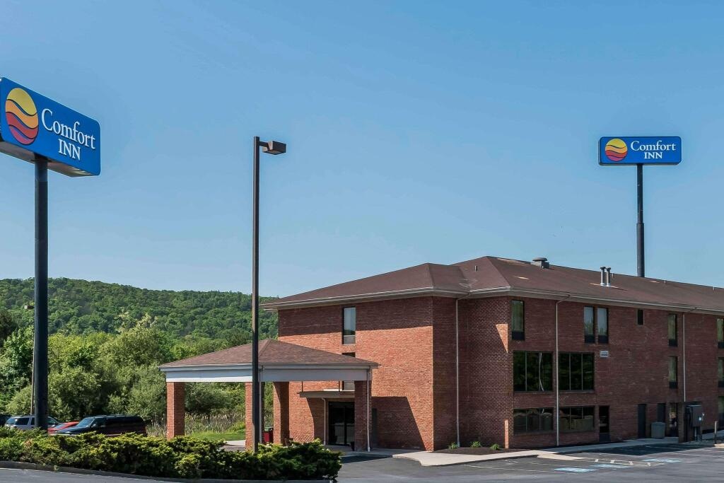 Comfort Inn Pine Grove 2*