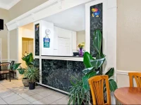 Days Inn Lawrence 3*