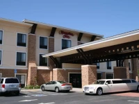 Hampton Inn Brentwood 3*