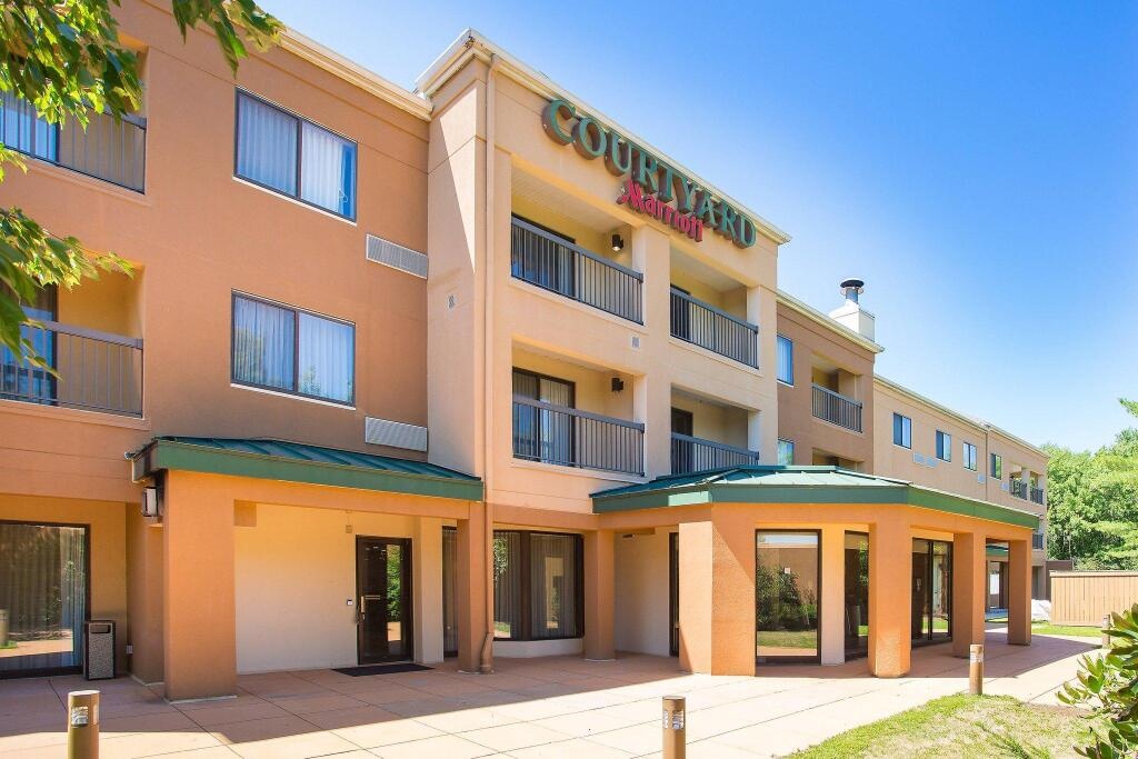 Courtyard by Marriott Boston Westborough 2*