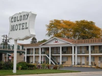 Colony Motel 2*