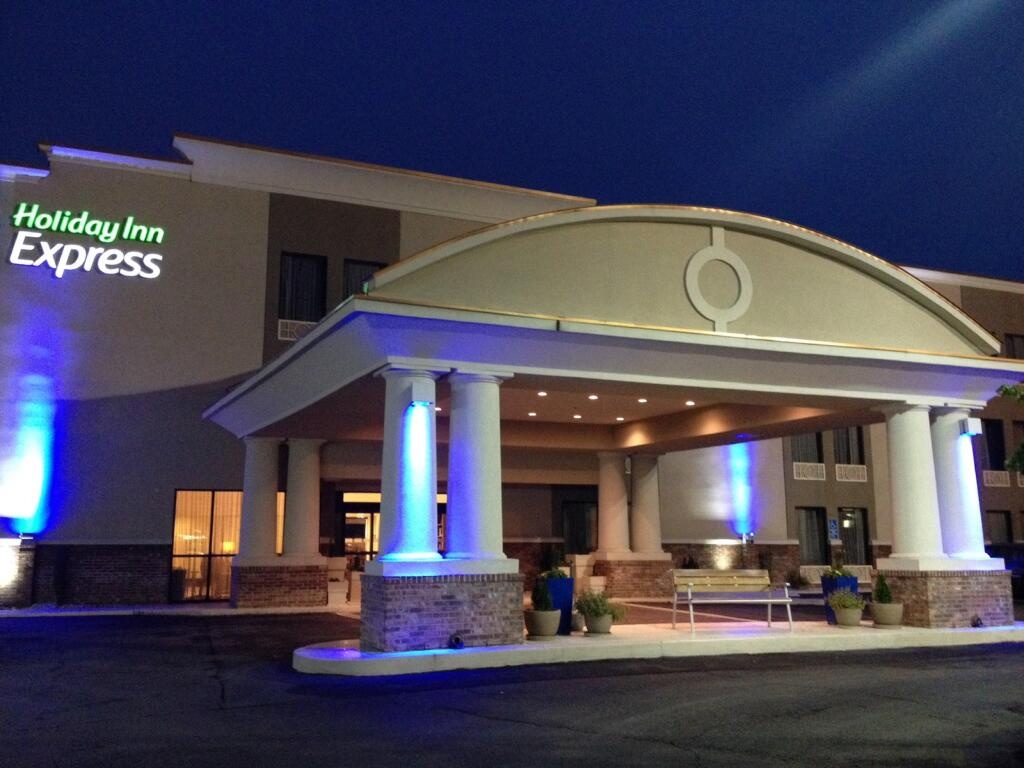 Holiday Inn Express New Albany 2*