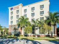 Comfort Suites Miami Airport North 3*