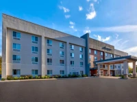 Hampton Inn Waterbury 3*