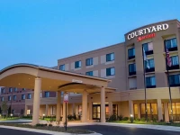 Courtyard by Marriott Richmond Airport 3*