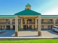 Quality Inn Mt. Pleasant 2*