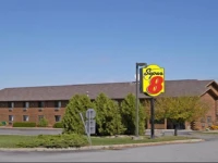 Super 8 Ticonderoga 2*
