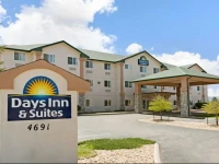 Days Inn & Suites Castle Rock 2*
