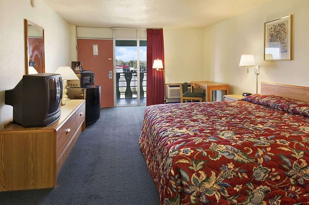 Days Inn Okmulgee 2*
