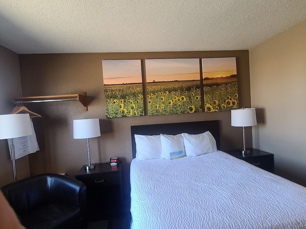 Days Inn Watertown 2*