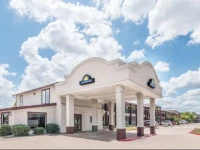 Days Inn Bryan College Station 2*