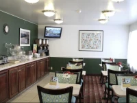Quality Inn East Syracuse 2*