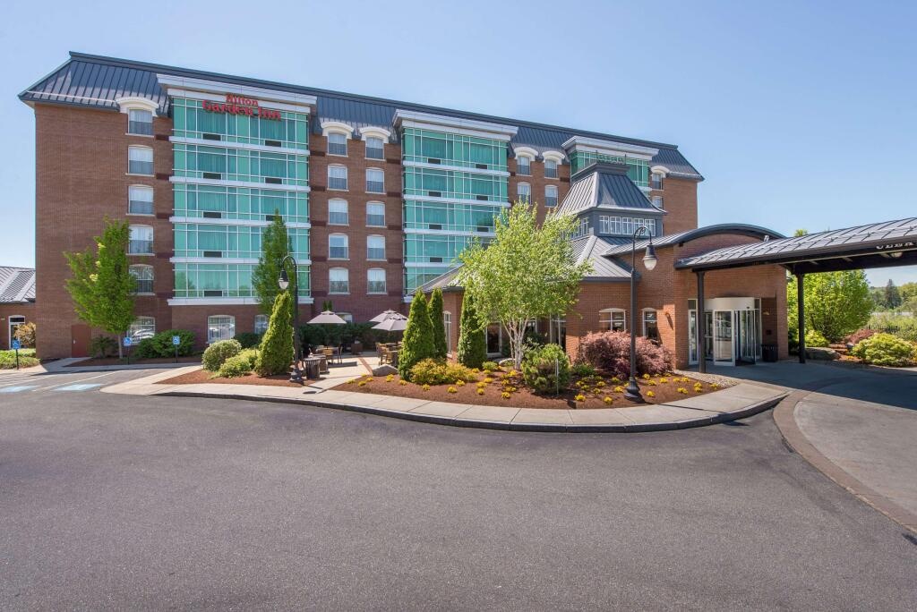 Hilton Garden Inn Manchester Downtown 3*