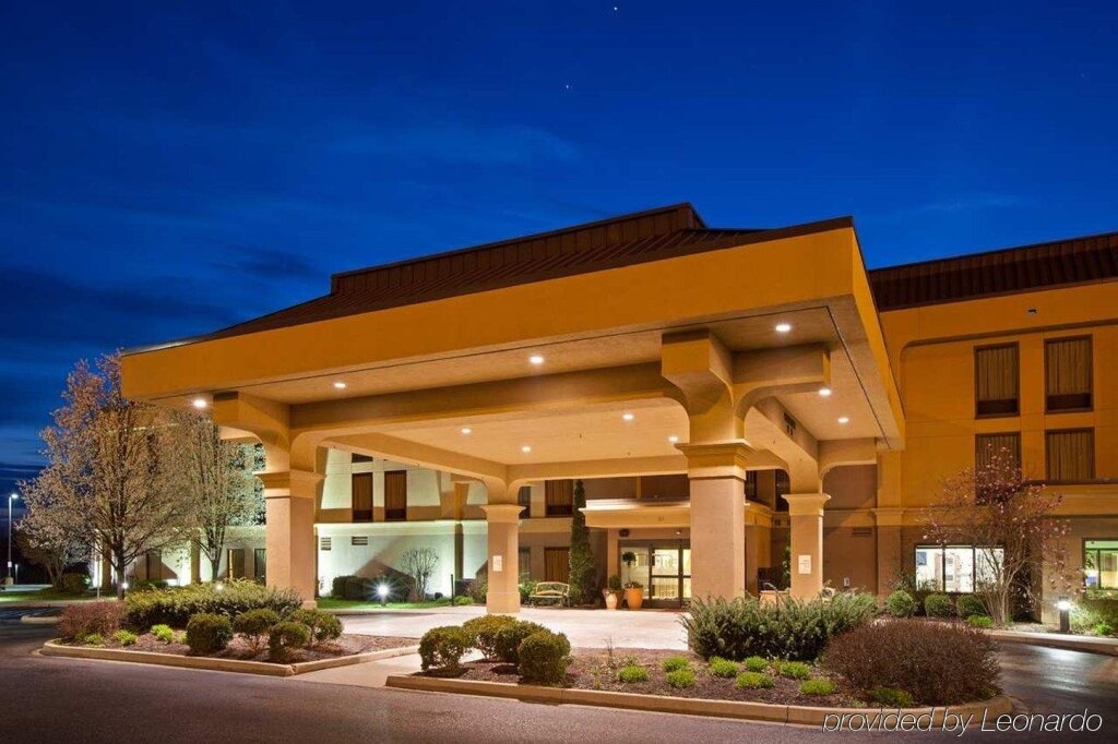 Hampton Inn Marietta 3*