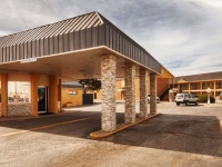 BEST WESTERN Red Carpet Inn 2*