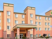 Holiday Inn Express Fremont 2*