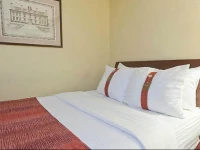 Holiday Inn Fairmont 3*