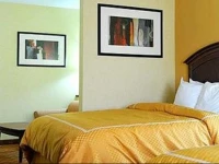 Comfort Suites South Point 3*