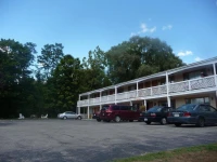 Cozy Corner Motel 2*