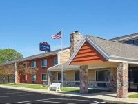 AmericInn Lodge & Suites Elkhorn 2*