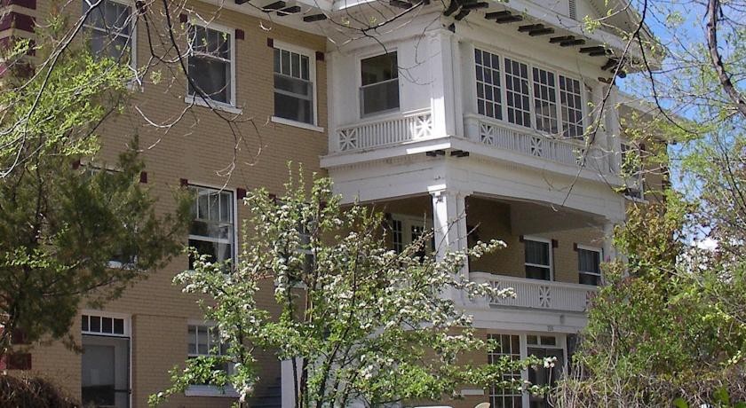 Riverside Hot Springs Inn 3*