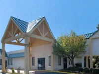 Quality Inn & Suites Hanes Mall 3*