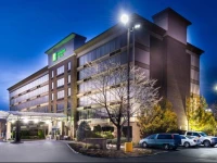 Holiday Inn Hotel & Suites Warren 3*