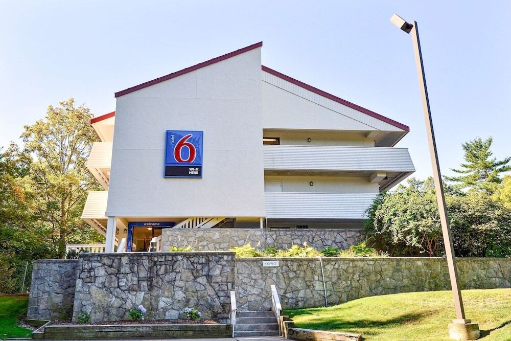 Motel 6 Nashua South 1*