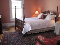 Estabrook House Bed and Breakfast 3*