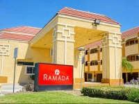 Ramada Ontario Airport 2*