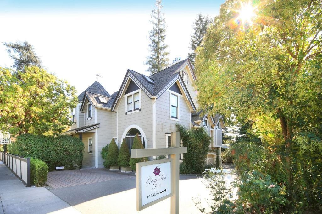 Grape Leaf Inn 4*