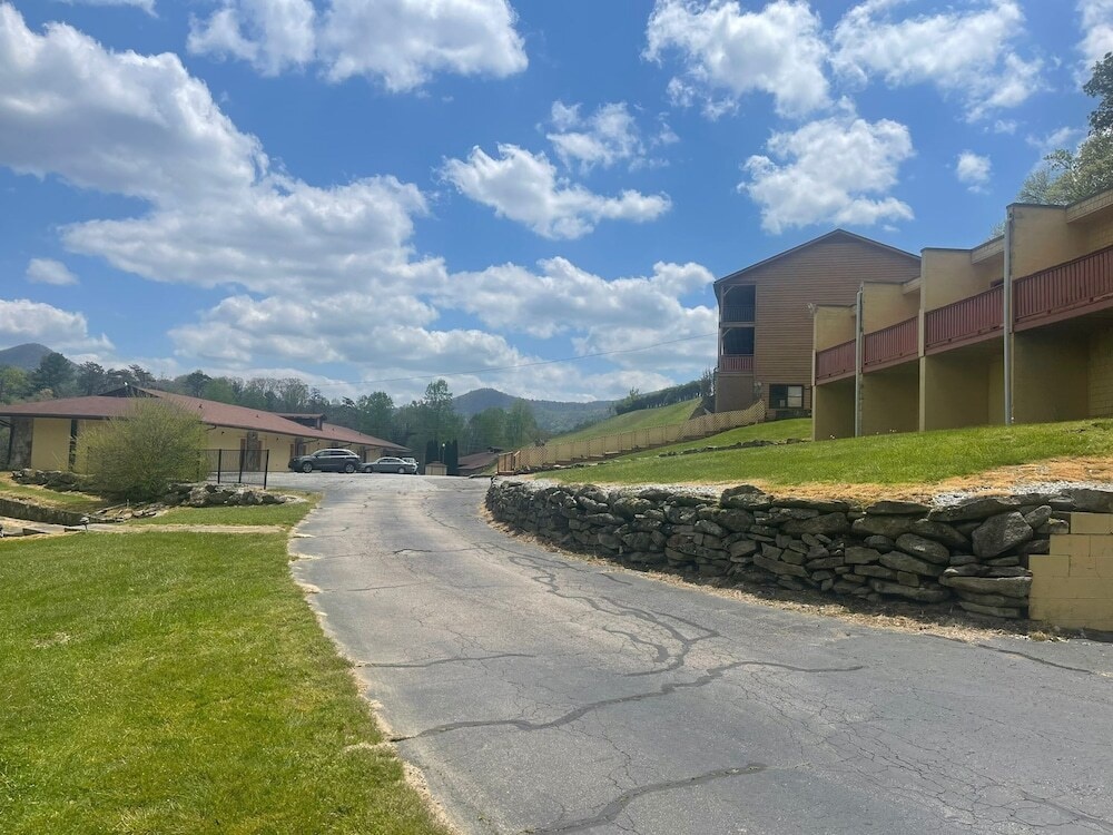 Knights Inn Dillard 2*