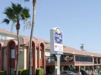 Chariot Inn 2*