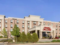 Hampton Inn & Suites West Bend 3*